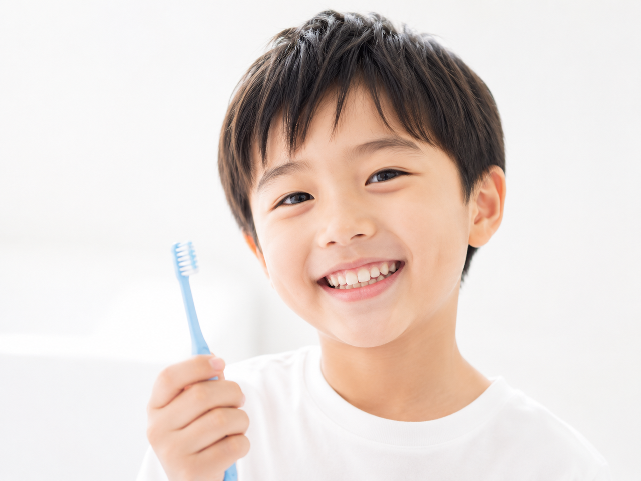 歯を磨く小児
